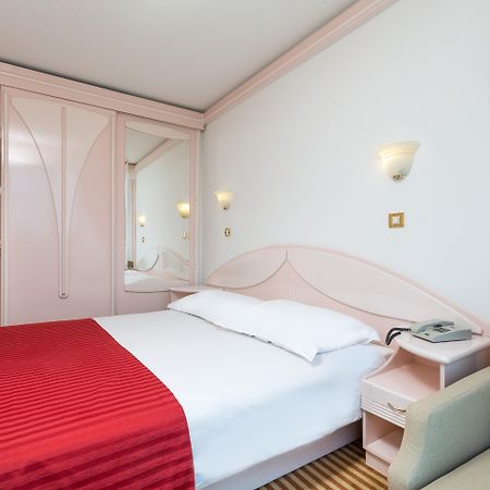Hotel Zorna Plava Laguna Porec Exterior photo