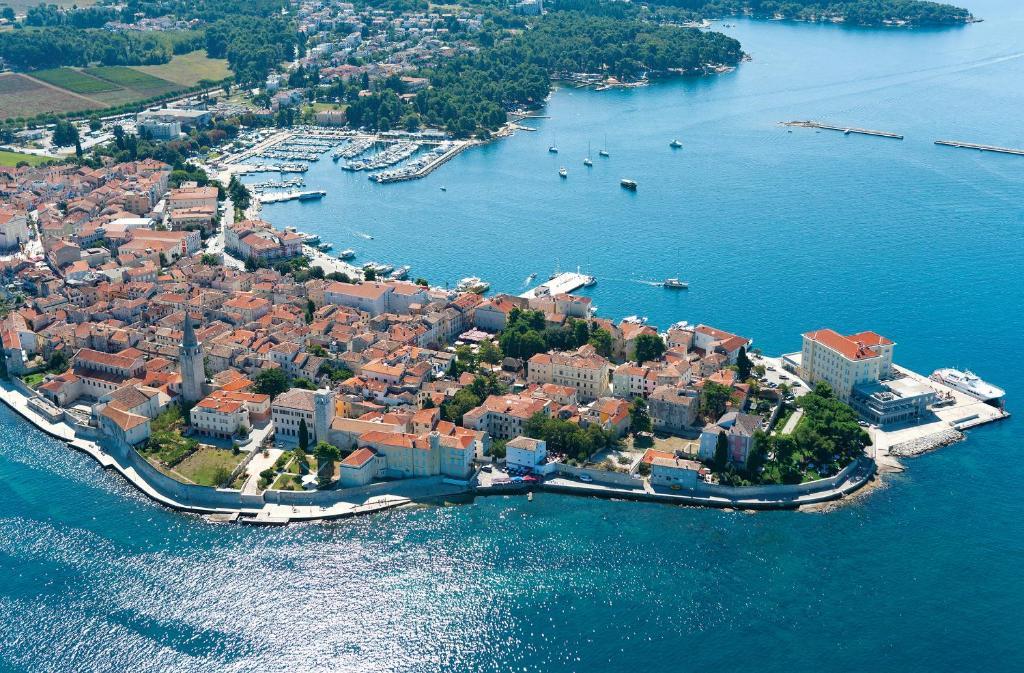 Hotel Zorna Plava Laguna Porec Exterior photo