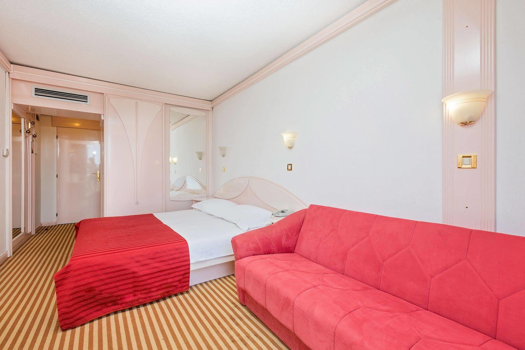 Hotel Zorna Plava Laguna Porec Exterior photo
